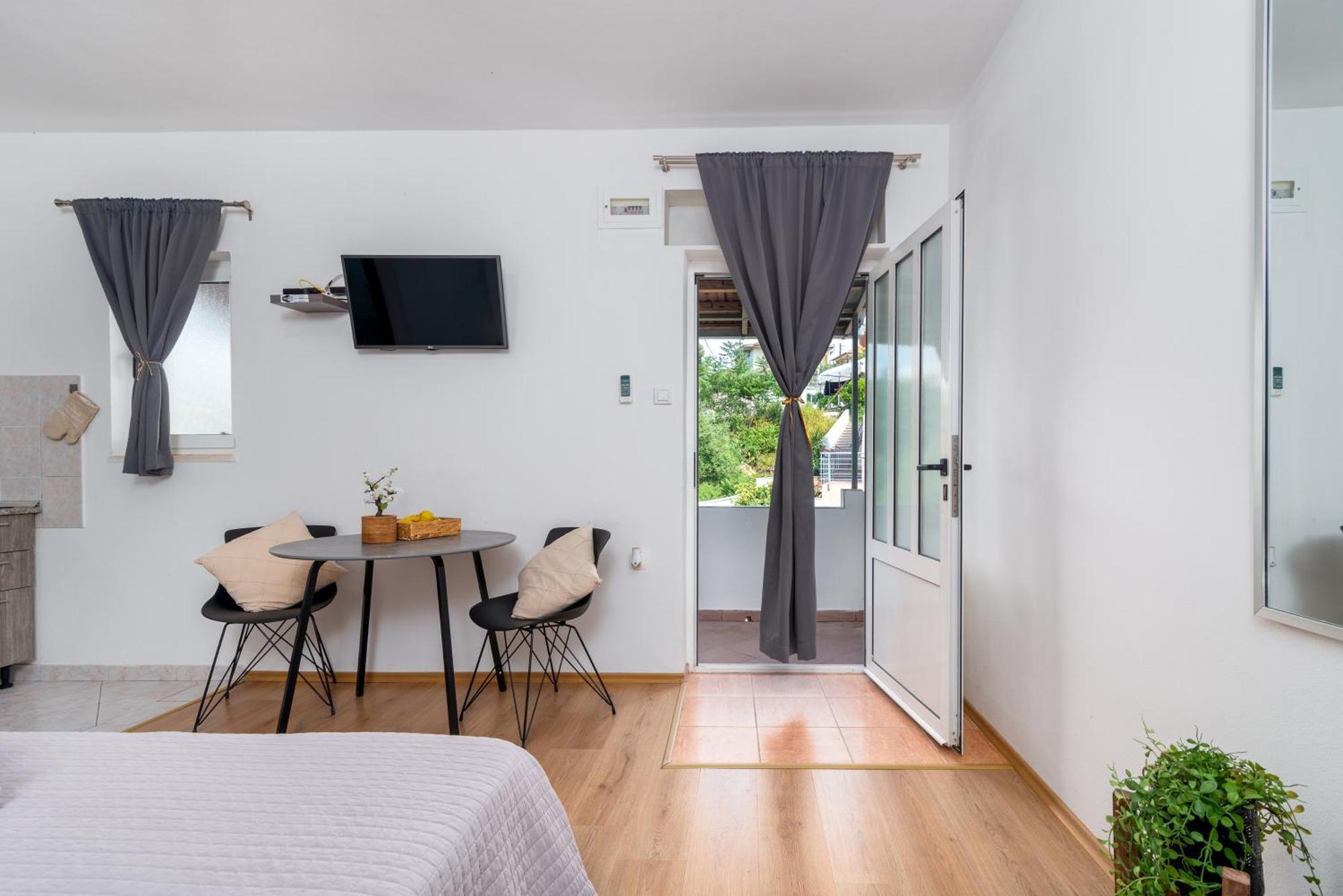 Studio Apartment Coce Trogir Luaran gambar